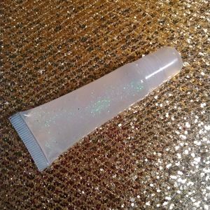 Lipgloss and lip scrub